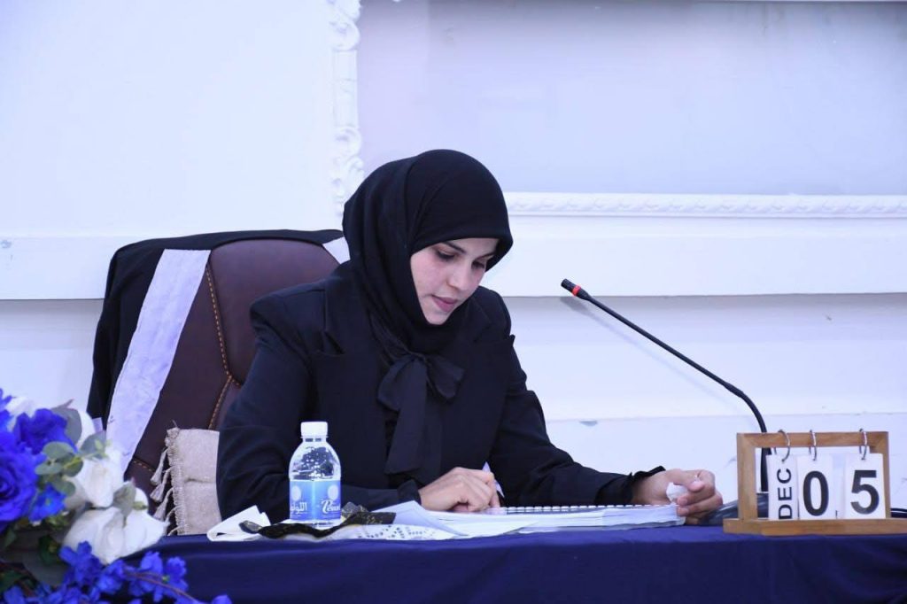 مشاركة بحثية فاعلة لتدريسية من جامعة الحلة في مؤتمر بابل الدولي الأول لمواجهة التطرف والإرهاب