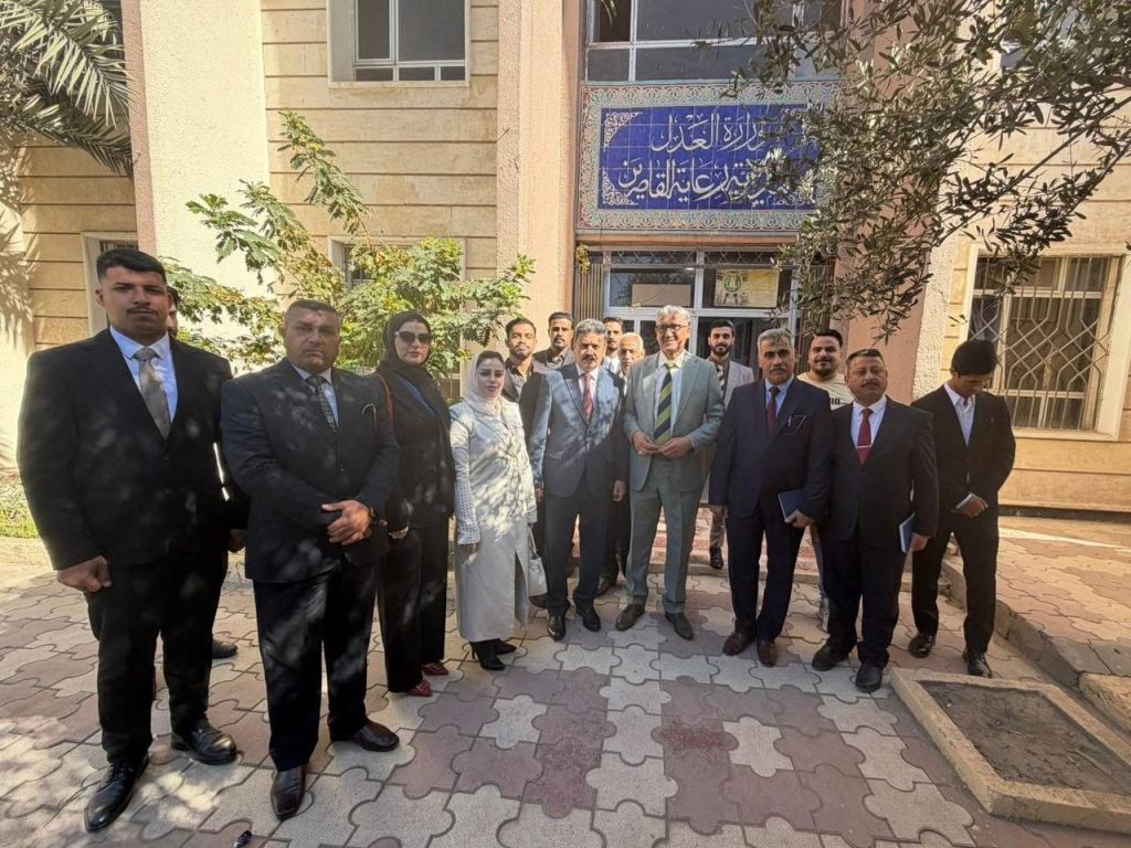 كلية القانون تنظّم زيارة علمية إلى محكمة التحقيق في بابل لتعزيز الجانب التطبيقي لطلبتها